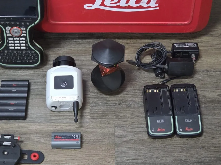 Тахеометр LEICA TS16 1" PinPoint R500 Robotic Total Station With Windows Tablet