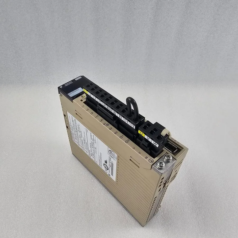 Сервопривод YASKAWA SERVOPACK SGDV-R90A05A