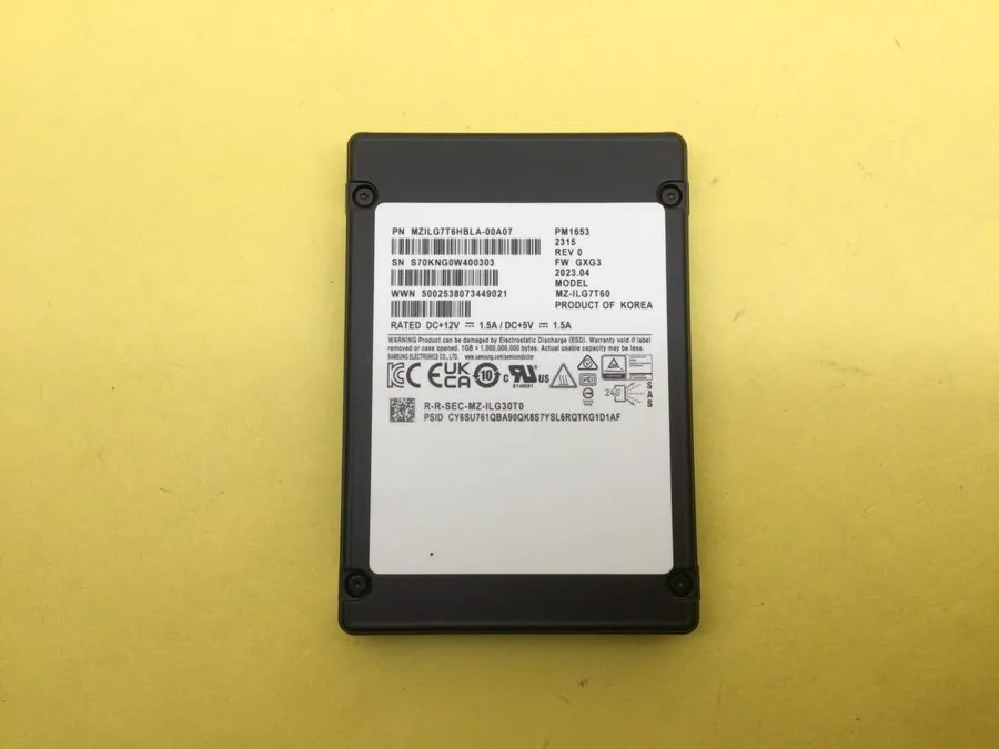 SSD-накопитель Samsung PM1653 7.68TB HPE SSD 24Gbps SAS MZ-ILG7T60 MZILG7T6HBLA-