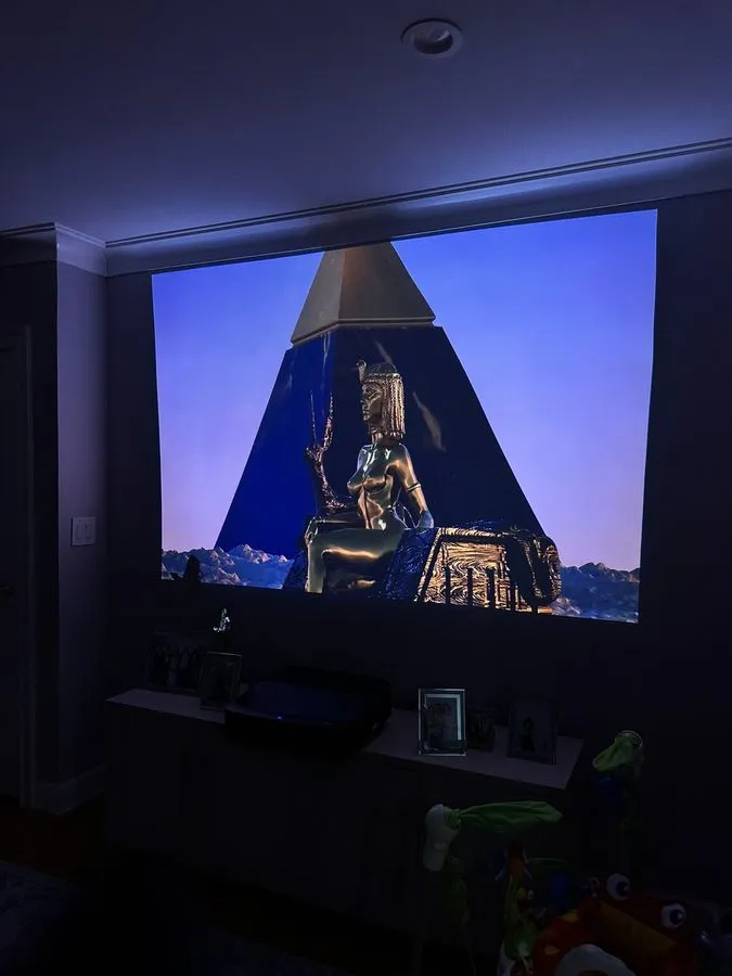 Проектор Epson V11HA07120 EpiqVision Ultra LS300 Smart Streaming Laser Projector — фото лота 2