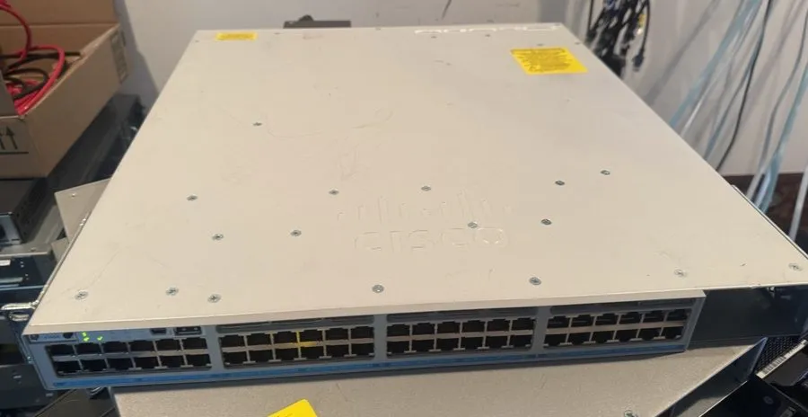 Коммутатор Cisco C9300-48UXM-A 48 Port mGig UPOE (36 Port 2.5G 12 10G)