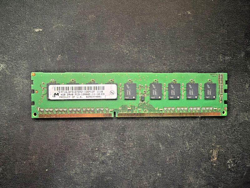 Модуль памяти SK hynix 16GB Kit (2x8GB) DDR3-1600 ECC UDIMM PC3-12800E 2Rx8 Serv
