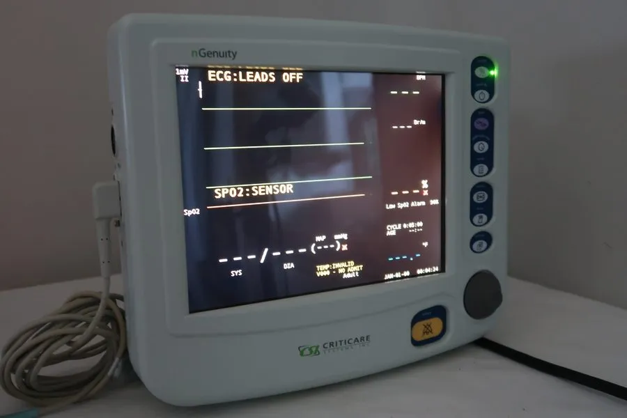 Монитор пациента Criticare nGenuity 8100EP Patient Monitor Only — фото лота 2