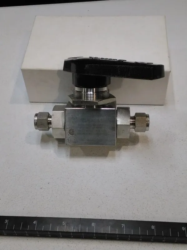 Клапан Swagelok SS-AFSS6 Ball Valve — фото лота 1