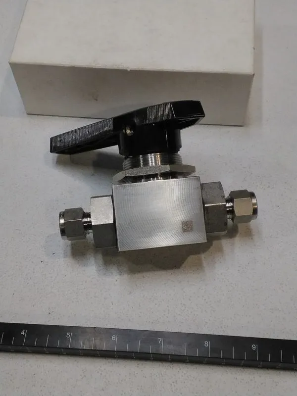 Клапан Swagelok SS-AFSS6 Ball Valve — фото лота 2
