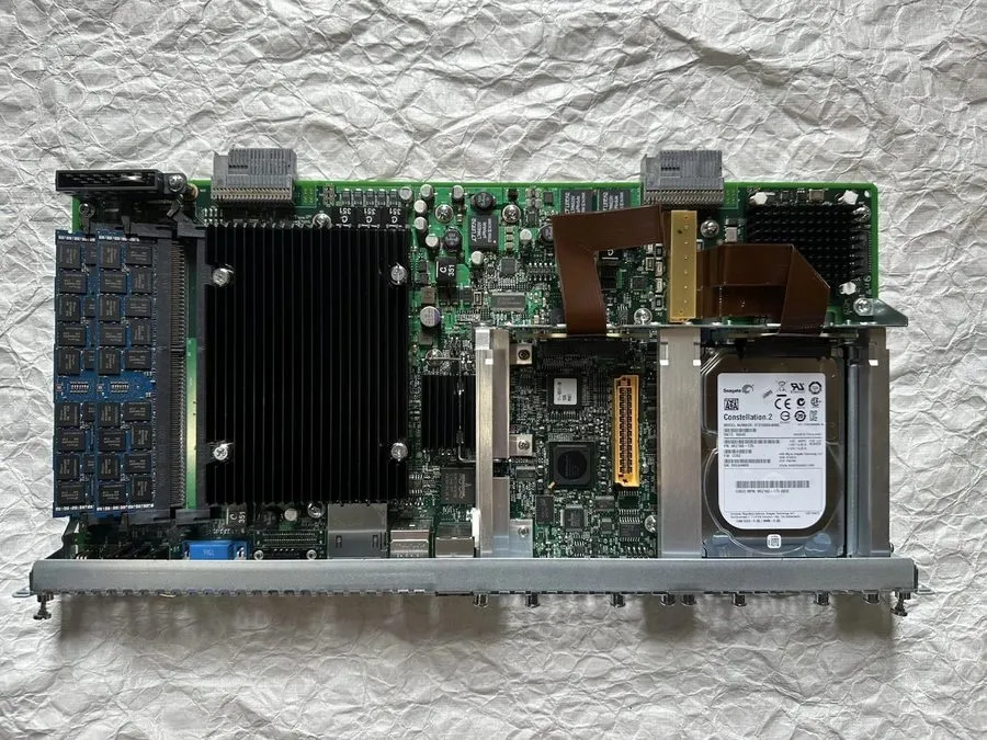 Жёсткий диск Cisco UCS-E140D-M1/K9 Server Blade 3x 1TB HDD / 32GB DDR3 FROM CISC — фото лота 1