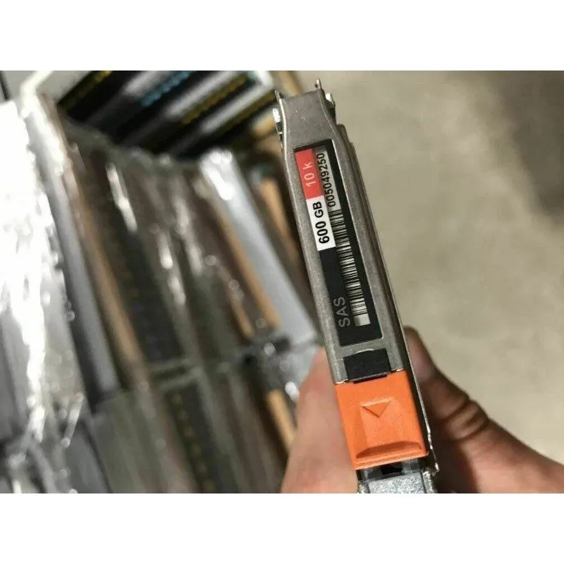 Жёсткий диск NewEMC 600GB 10K 005049250 005049203 005049804 V4-2S10-600 SAS 2.5"