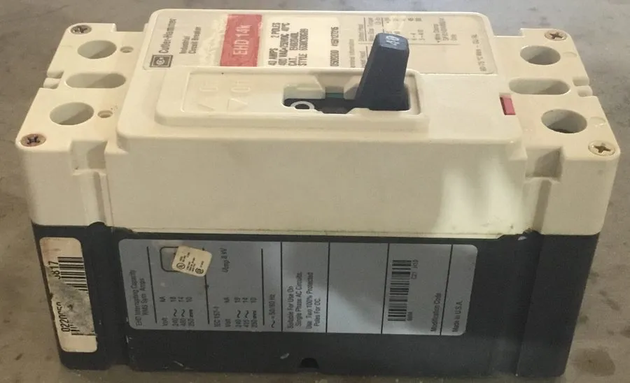 Автоматический выключатель Cutler Hammer EHD2040L Circuit Breaker 40A 2P 480V EH — фото лота 1