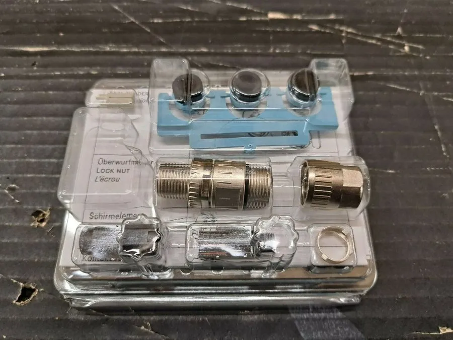 Электронный компонент New, Harting, CONN RCPT HSNG MALE 4POS INLINE