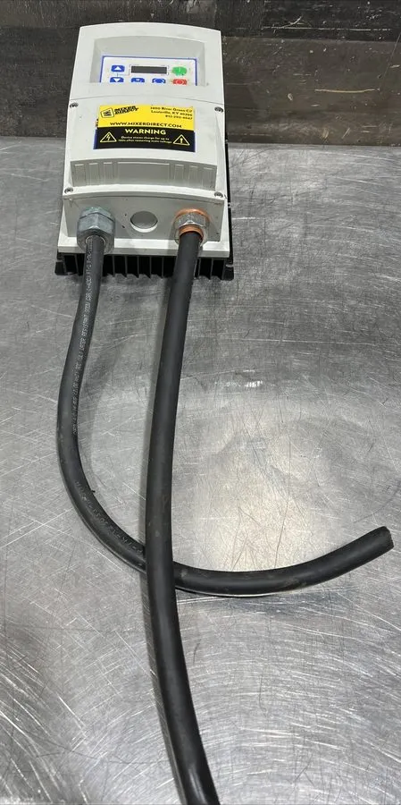 Частотный преобразователь Lenze AC Tech Type ESV751N04TXC Speed Drive. Surplus