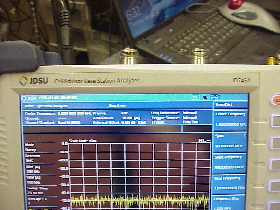 Анализатор JDSU JD745A Base Station Analyzer 100 kHz to 4 GHz w/ Opts 001, 003,  — фото лота 1
