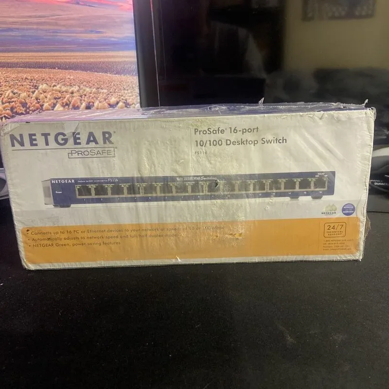 Коммутатор Netgear Prosafe 16port 10/100 Desktop Switch Fs116 & Ac Adapter — фото лота 1