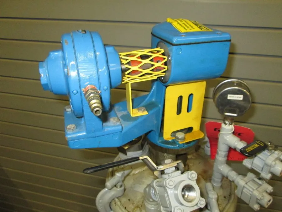 Мешалка BINKS Pneumatic Air Direct Drive Agitator 2 Gallon SS Pressurized Pot 83 — фото лота 1