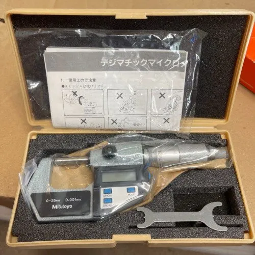 Микрометр Mitutoyo 293-421-20 MDC-25M Digital Micrometer 0-25mm/0-1" Japan Tool