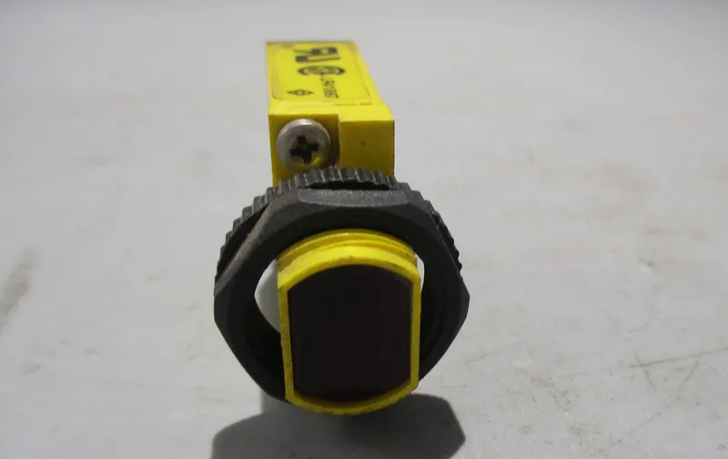 Фотоэлектрический датчик BANNER SM31EQD PHOTOELECTRIC SENSOR-EMITTER
