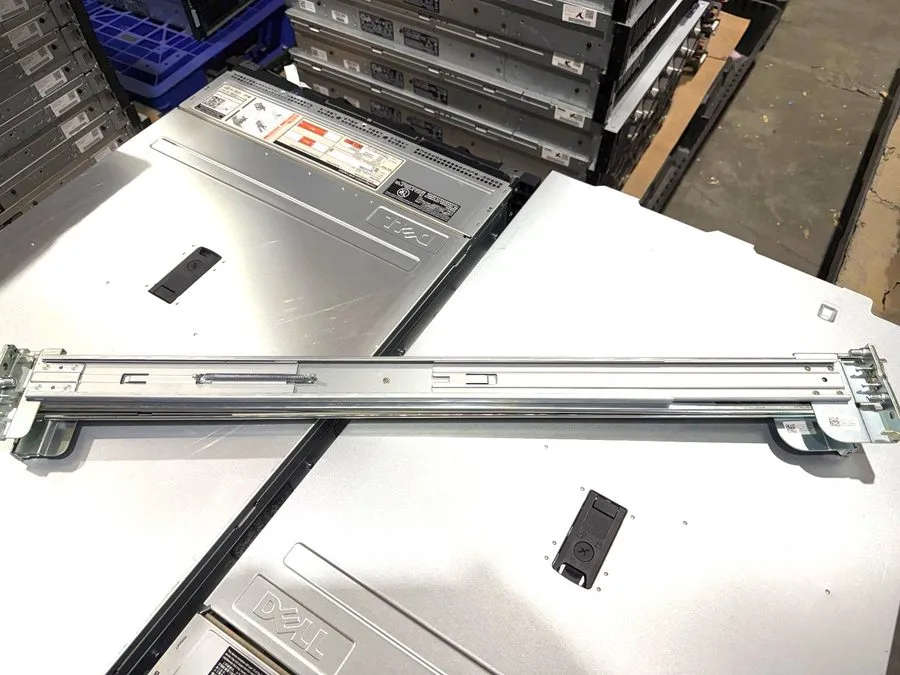 Комплект направляющих Dell PowerEdge 2U B6 R720 R730 R740 Ready Rails II Sliding