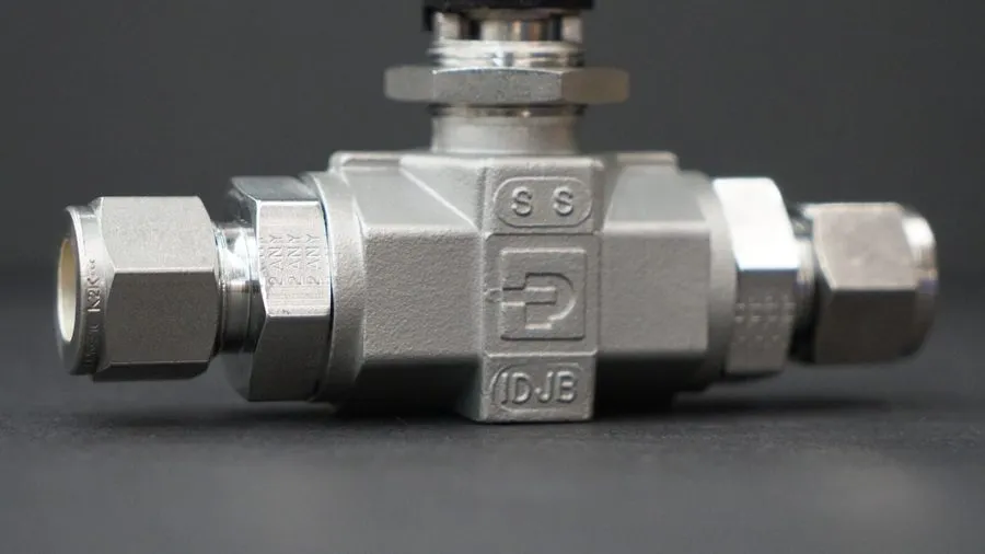 Клапан Parker 8Z-B8LJ-SSP: 1/2" Tube OD Stainless Steel 2-Way Ball Valve