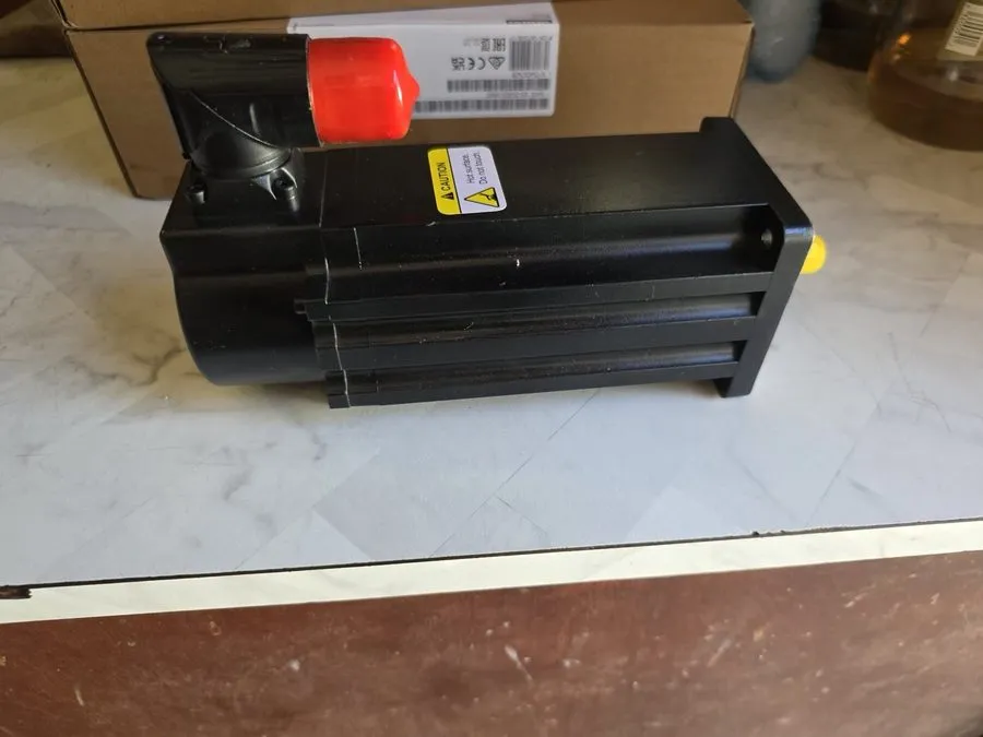 Серводвигатель Allen Bradley VPL-A0753E-PJ12AA Series A Kinetix VP Servo Motor — фото лота 2