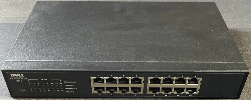 Коммутатор Dell PowerConnect 2216 16-Port Fast Ethernet Switch Rack-Mountable