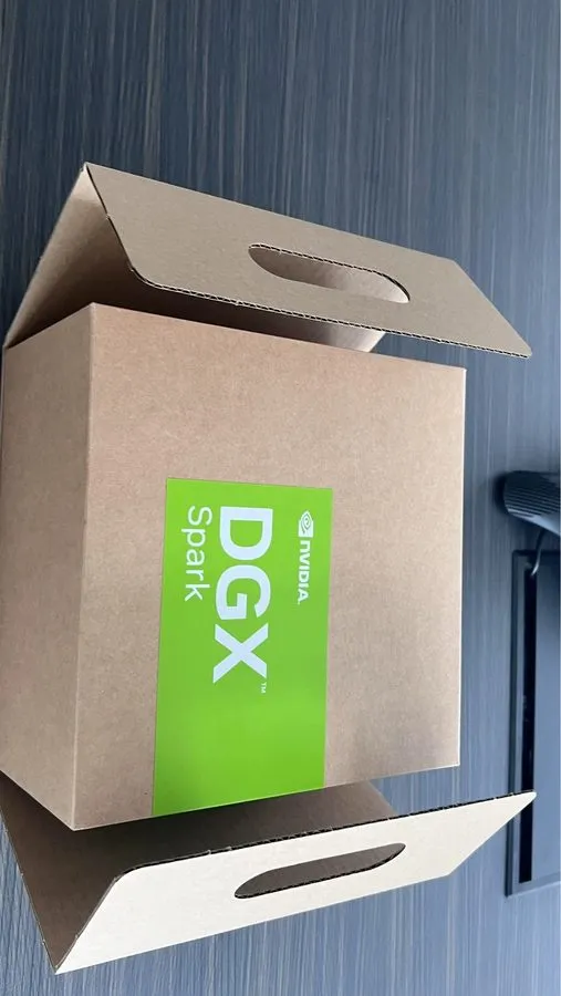 GPU-сервер DGX Spark NVIDIA GB10 Grace Blackwell Superchip, 128 GB LPDDR5x, 4 TB