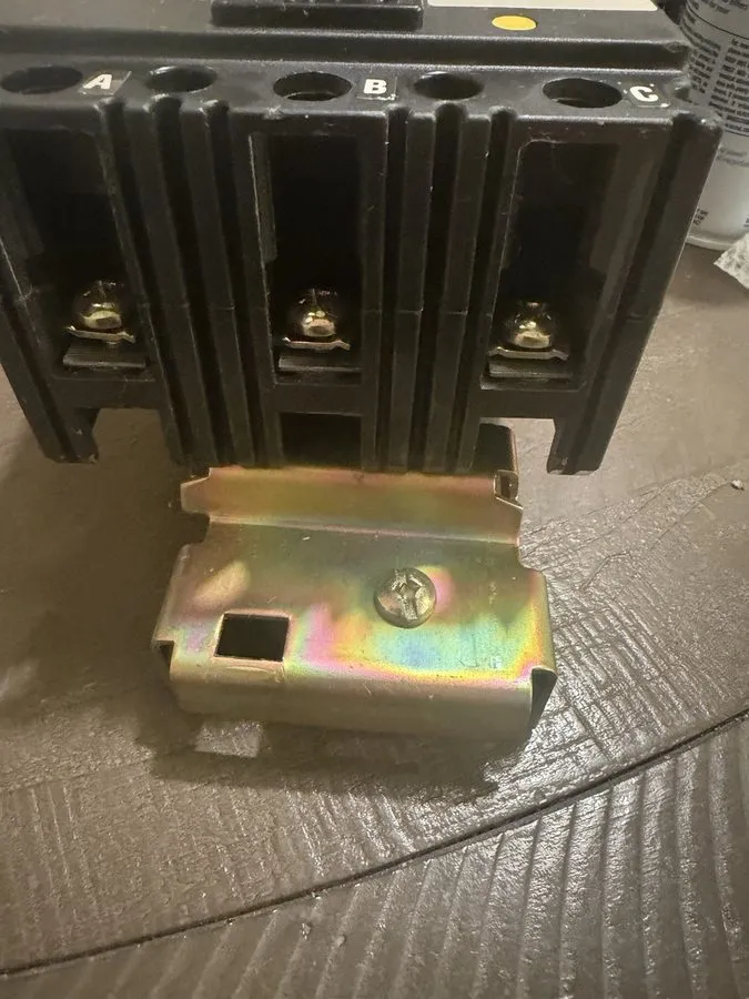 Автоматический выключатель Square D FC34015 Circuit Breaker 15 Amp, 3 Pole, 480V