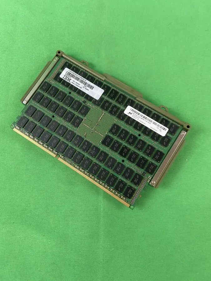 Модуль памяти IBM 00V5412 32GB DDR3 1066MHz Power7 CUoD DIMM Micron MT160KSF4G72 — фото лота 1