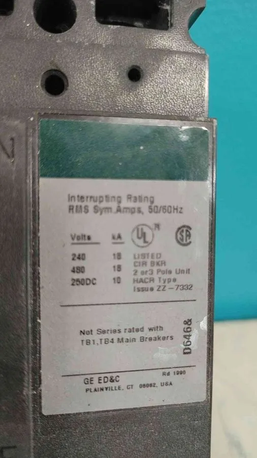 Автоматический выключатель TED134030V 30 Amp 480v 3 Pole GE Industrial Circuit B