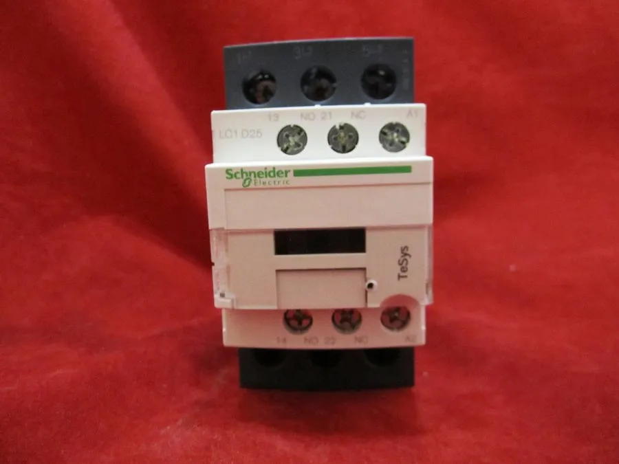 Контактор Schneider Electric LC1D25F7 TeSys D Power Contactor 25A, 110V AC