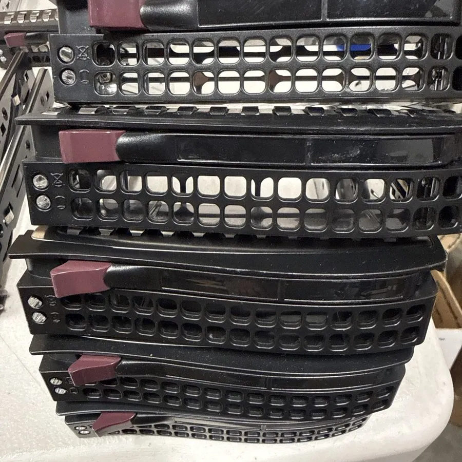 Жёсткий диск Supermicro 01-SC93301-XX00C104 3.5" SAS SATA HDD Tray Caddy SC846