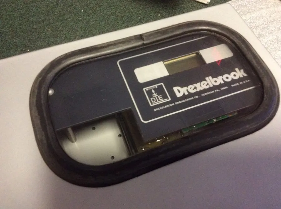 Монтажный шкаф DREXELBROOK RFI TRANSMITTER HOFFMAN CASE ENCLOSURE 261-7-302-CD3