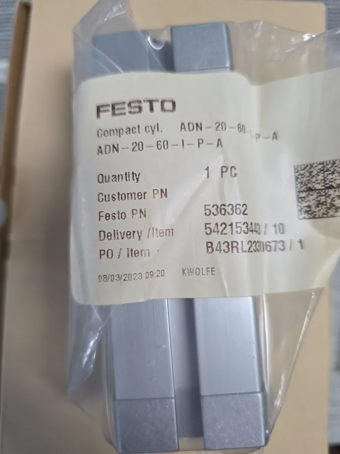 Пневмоцилиндр FESTO PNEUMATIC COMPACT AIR CYLINDER DOUBLE ACTING ADN-20-60-I-P-A — фото лота 1
