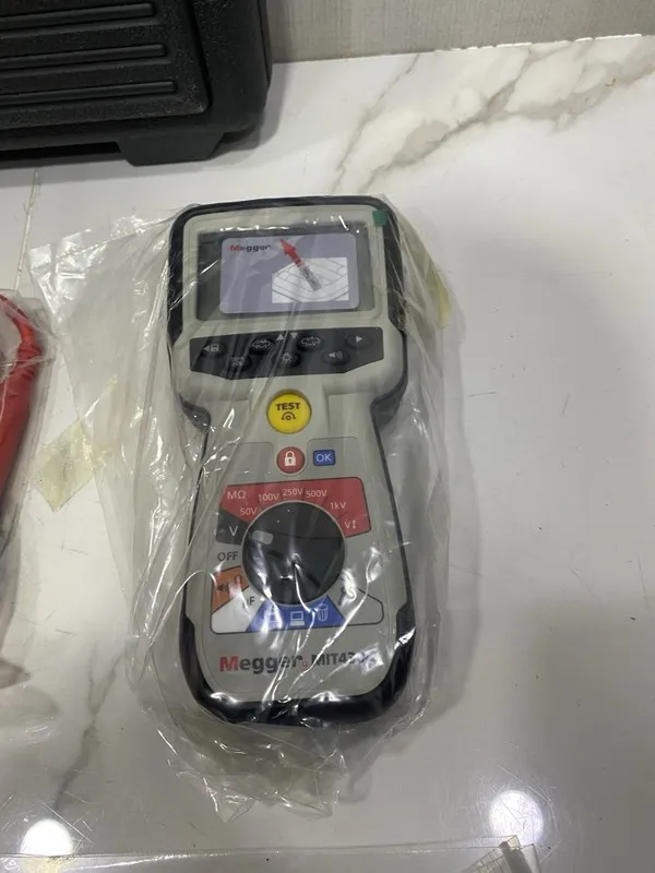 Дисплей MEGGER MIT430/2 INSULATION AND CONTINUITY TESTER MIT430 / 2
