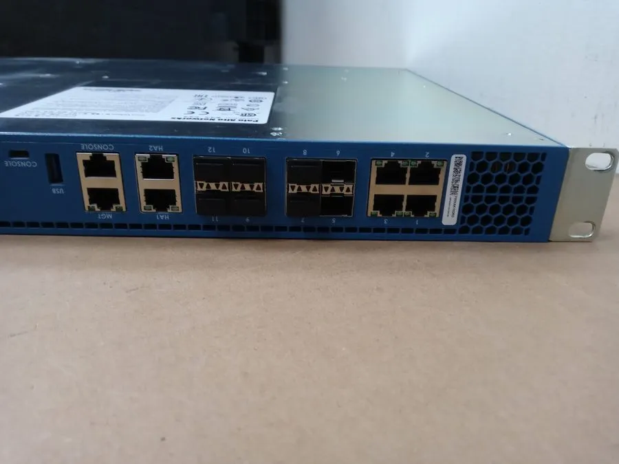 Межсетевой экран Palo Alto Networks PA-850 12-Port 1U Firewall Security Applianc