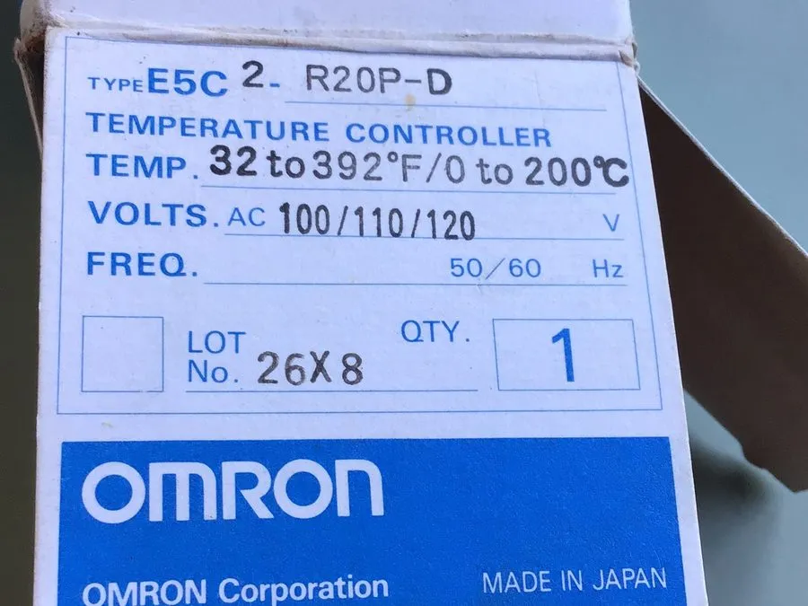 Датчик температуры Omron E5C2-R20P-D-W 100-120VAC Temperature Controller, Japan