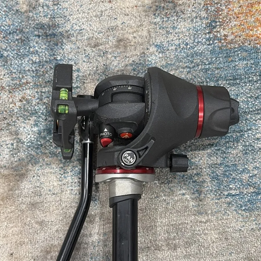 Оборудование видеонаблюдения Manfrotto MH055M8-Q5 Photo-Movie Tripod Head — фото лота 2