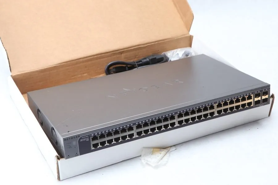 Коммутатор NetGear GS752TXS ProSafe 52-port Gig Smart switch,48x 1 GB RJ45 4x 10