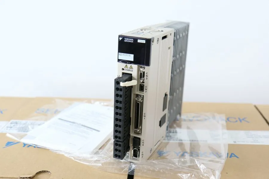 Сервопривод YASKAWA SGDV-R70F01A SERVOPACK