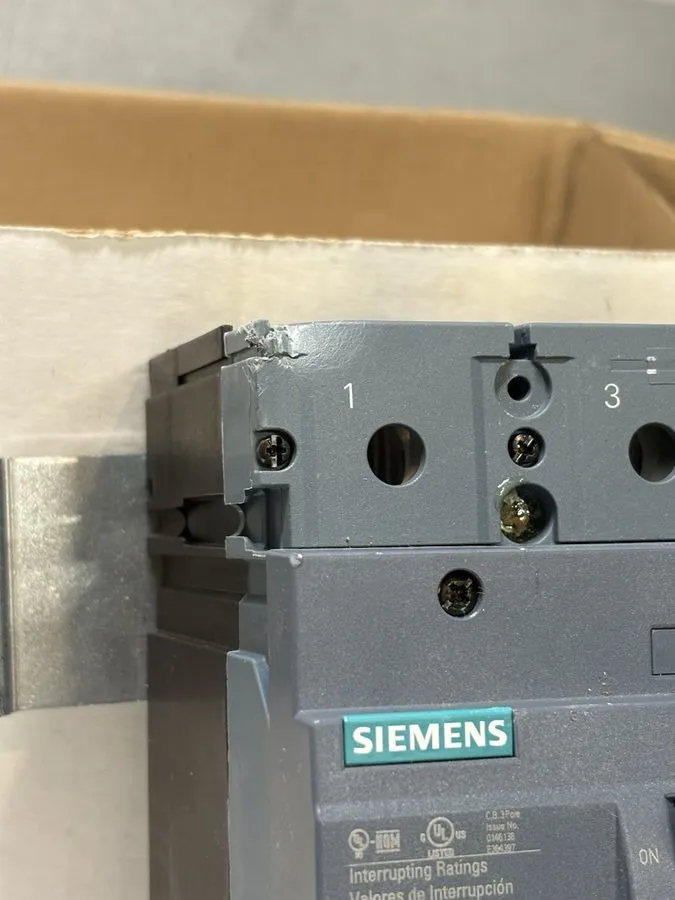 Автоматический выключатель Siemens 3VA5340-5EC31-0AA0 Bolt On Circuit Breaker 40 — фото лота 1