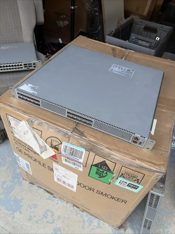 Коммутатор DCS-7150S-24 Arista 24-Port 10G SFP+ Switch B020