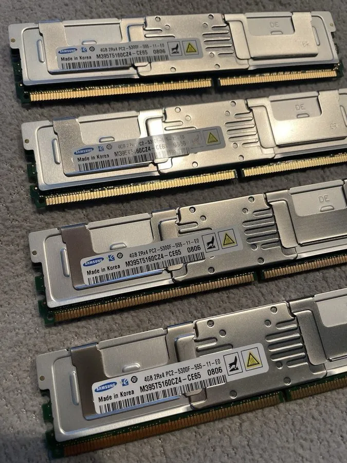 Модуль памяти SAMSUNG 32GB (4GB X 8) SERVER RAM M395T5160CZ4-CE65 — фото лота 1