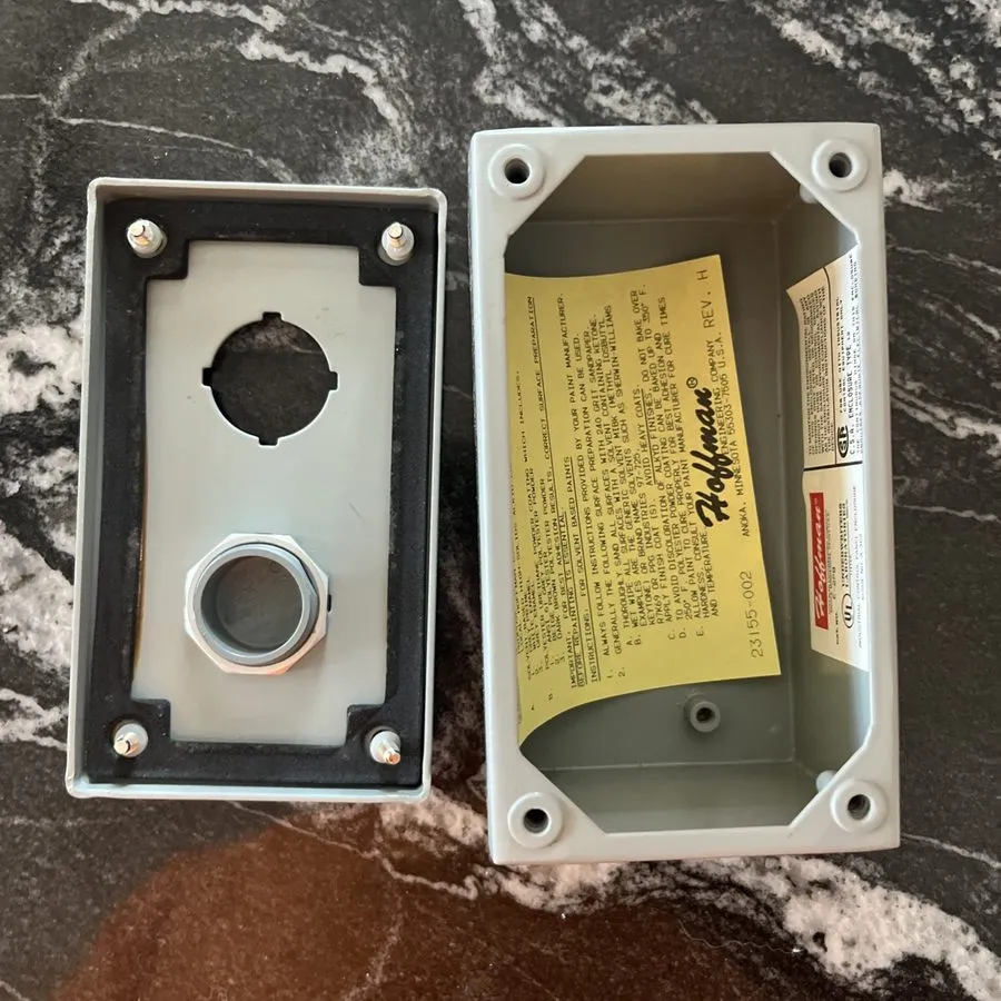 Монтажный шкаф nVent Hoffman E2PB 2-Hole Push Button Enclosure NEMA 12/13 IP65 S — фото лота 1
