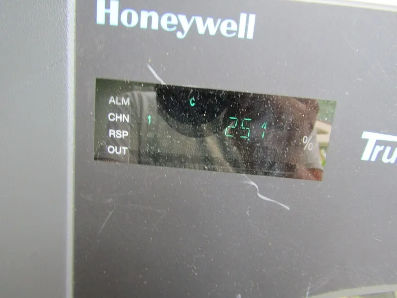 Регистратор Honeywell DR4500 DR45AT-1110-00-000-0-00000E-0 120/240VAC Chart Reco