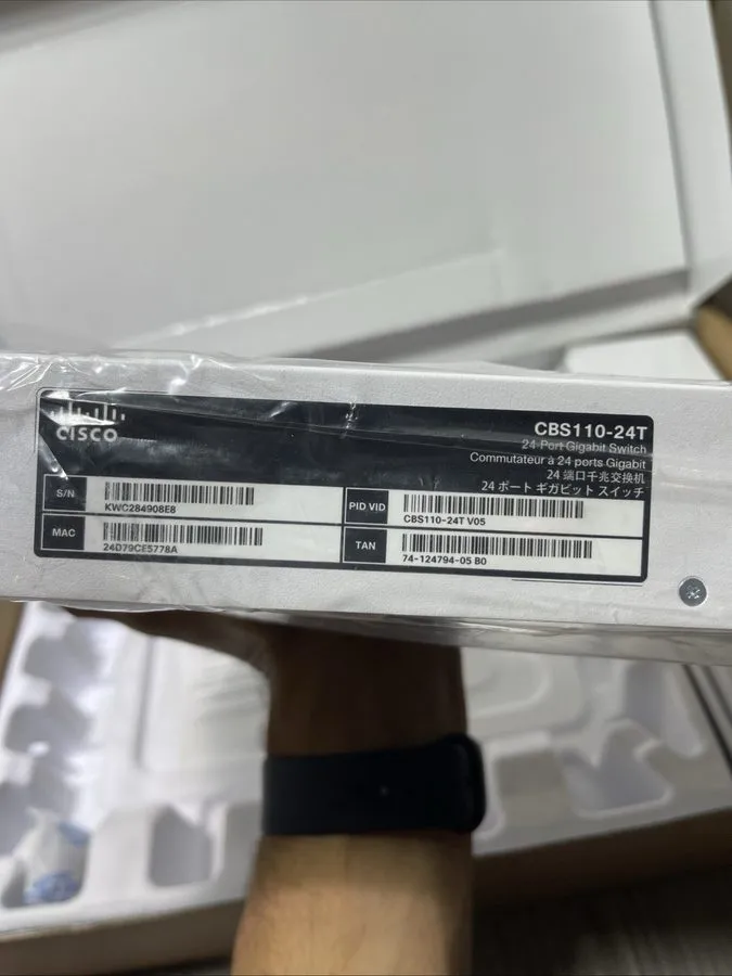 Коммутатор Cisco CBS110-24T Unmanaged 24-Port Gigabit Ethernet Switch — фото лота 2