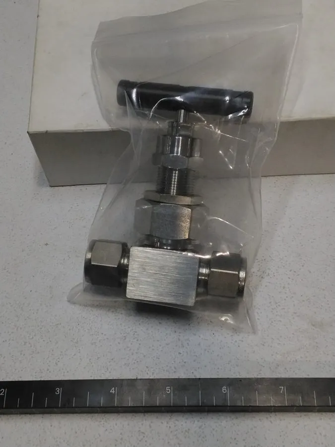 Клапан Swagelok SS-6NBS8 Severe Service Needle Valve w/ Actuator