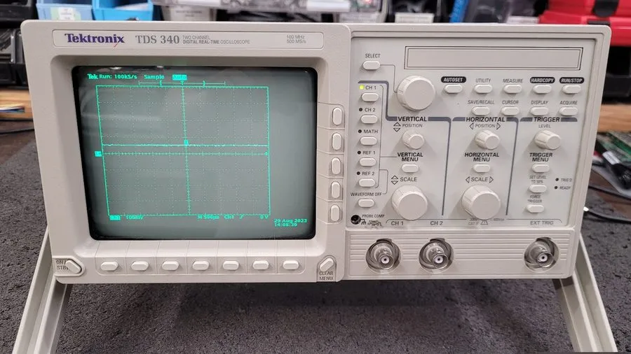 Осциллограф TEKTRONIX TDS340 Digital Oscilloscope 100MHz 2-ch 500 MS/s