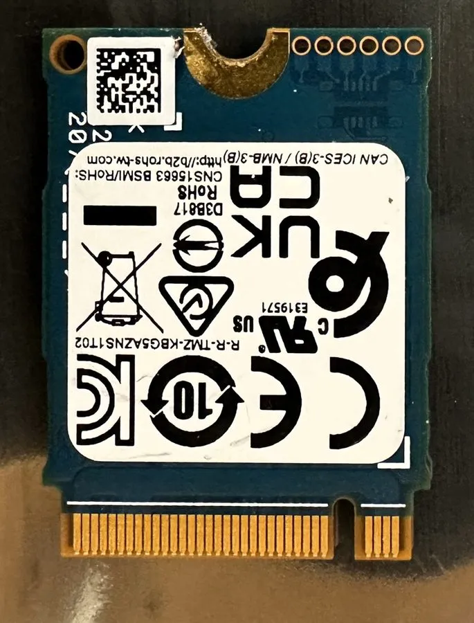 SSD-накопитель Kioxia Toshiba BG5 256GB KBG50ZNS256G SSD M.2 NVMe 2230 PCIe Gen4