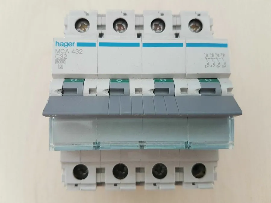 Автоматический выключатель Hager MCA432 Circuit Breaker 4P 32A C-Curve 6kA 4-Pol