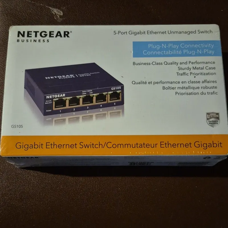 Коммутатор NETGEAR ProSafe GS105 Desktop Switch 5-Port Gigabit GS105NA