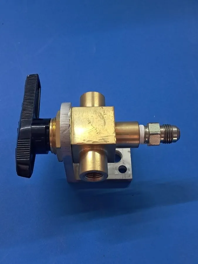Клапан Swagelok B-44XF4 Brass 1-Piece 40 Series 3-Way Ball Valve