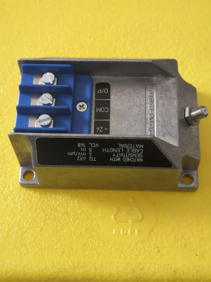 Преобразователь сигнала Vibro-meter IQS450 S3960204-450-000-001 A1-B23-H05-10 Si — фото лота 2